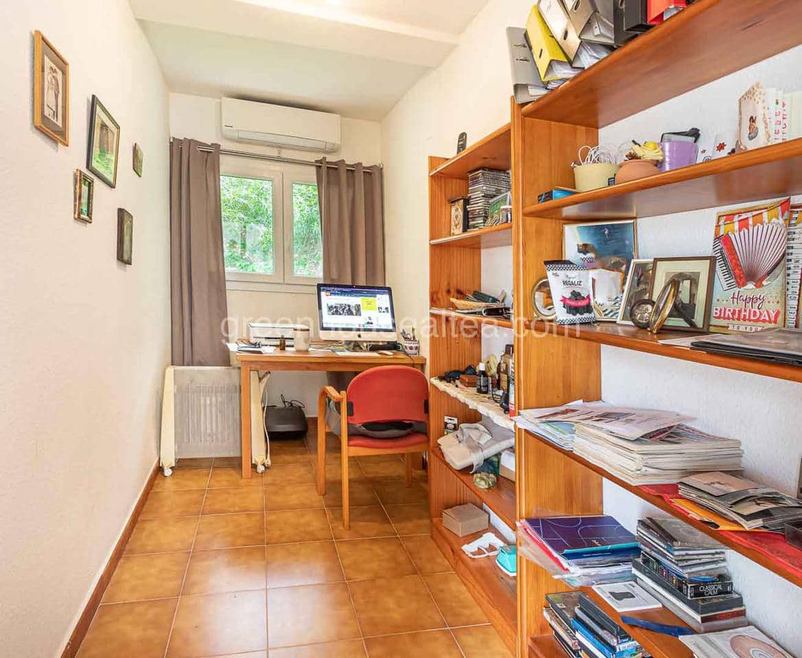 4 bedroom Villa for sale in Callosa d'En Sarria with pool garage - € 530,000 (Ref: 7426217)