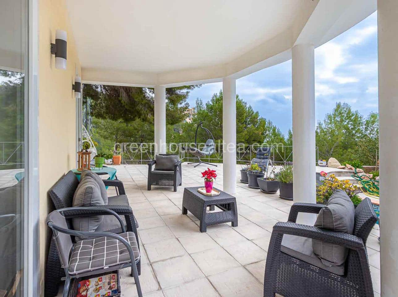 4 bedroom Villa for sale in Callosa d'En Sarria with pool garage - € 530,000 (Ref: 7426217)