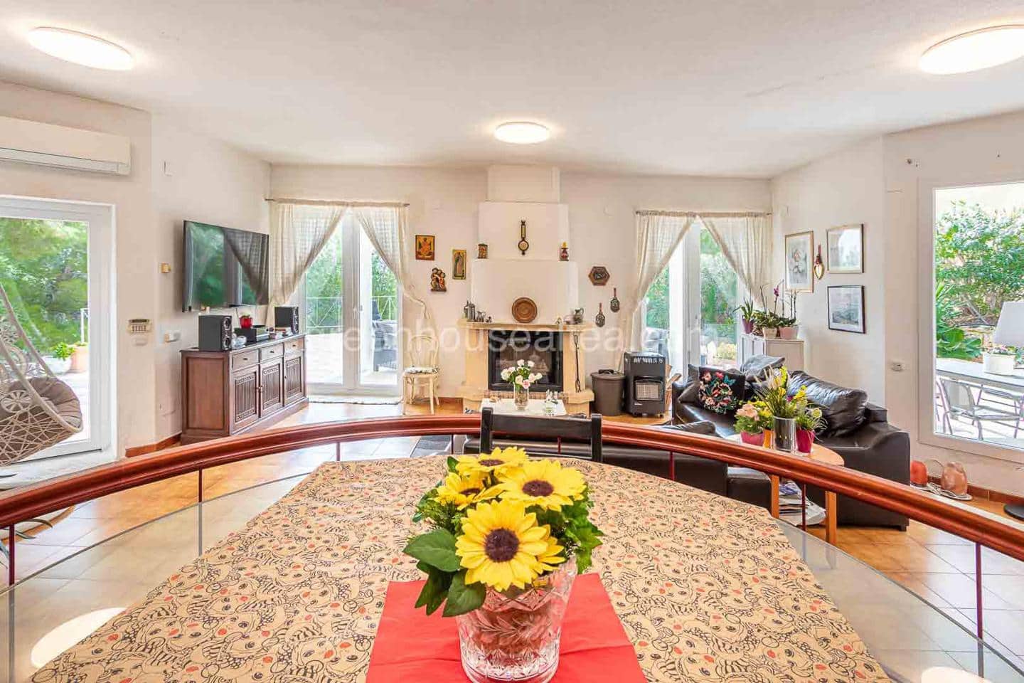 4 bedroom Villa for sale in Callosa d'En Sarria with pool garage - € 530,000 (Ref: 7426217)