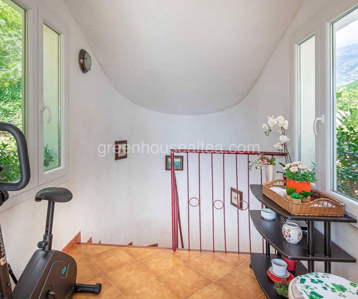 4 bedroom Villa for sale in Callosa d'En Sarria with pool garage - € 530,000 (Ref: 7426217)