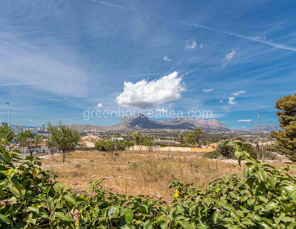 Rakentamaton maa myytävänä paikassa Benidorm - 750 000 € (Ref: 7526026)