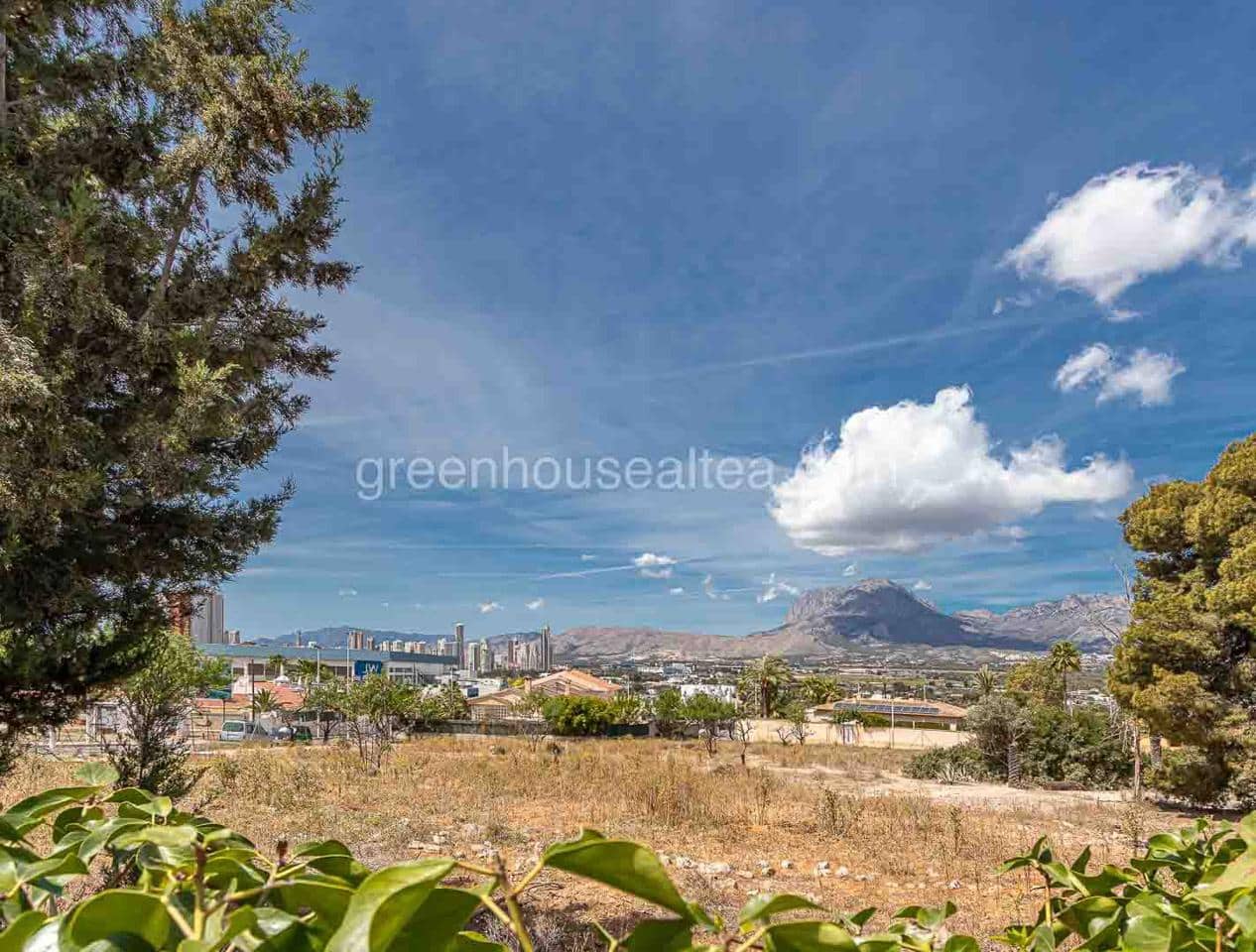 Rakentamaton maa myytävänä paikassa Benidorm - 750 000 € (Ref: 7526026)