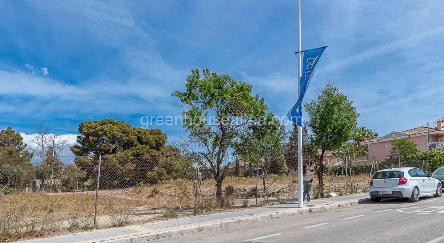 Rakentamaton maa myytävänä paikassa Benidorm - 750 000 € (Ref: 7526026)