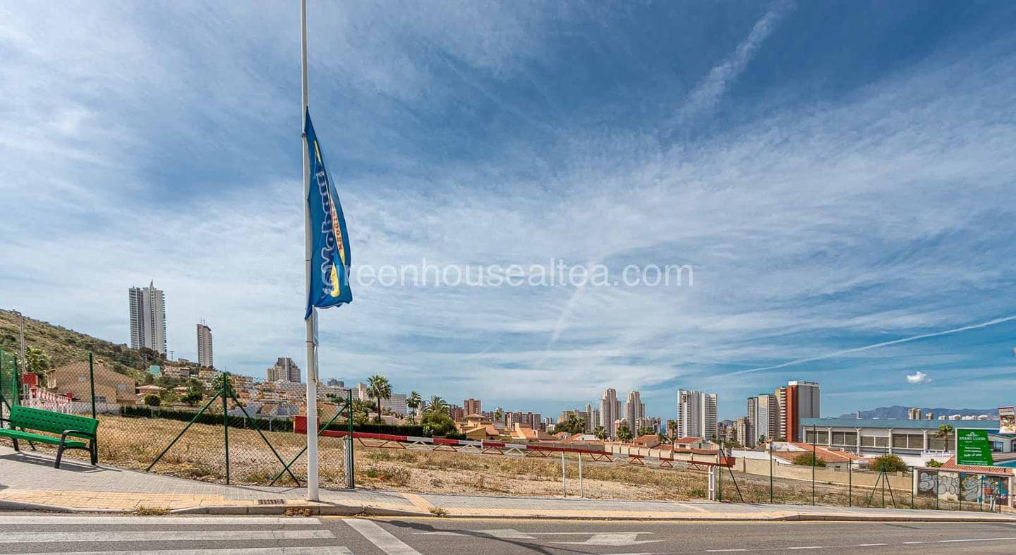 Grunde uden byggetilladelser til salg i Benidorm - € 750.000 (Ref: 7526026)