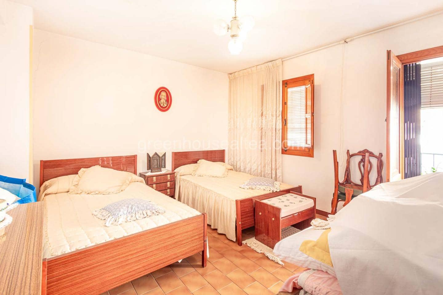 4 bedroom Villa for sale in Altea - € 415,000 (Ref: 7929900)