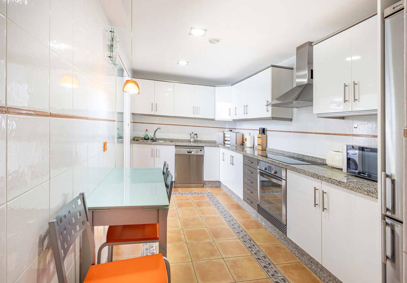 3 bedroom Flat for rent in Altea with garage - € 1,200 (Ref: 8249530)