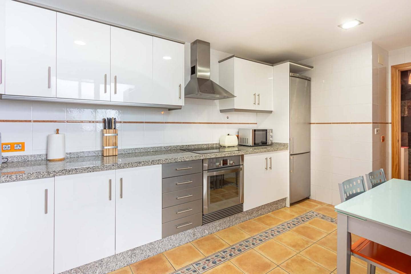 3 bedroom Flat for rent in Altea with garage - € 1,200 (Ref: 8249530)