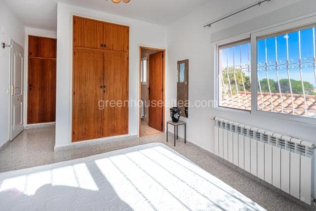 4 bedroom Villa for sale in Alfaz del Pi / L'Alfas del Pi with pool garage - € 600,000 (Ref: 8678761)