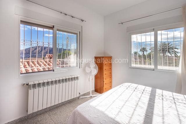 4 bedroom Villa for sale in Alfaz del Pi / L'Alfas del Pi with pool garage - € 600,000 (Ref: 8678761)