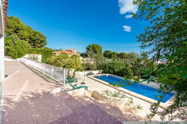 4 bedroom Villa for sale in Alfaz del Pi / L'Alfas del Pi with pool garage - € 600,000 (Ref: 8678761)
