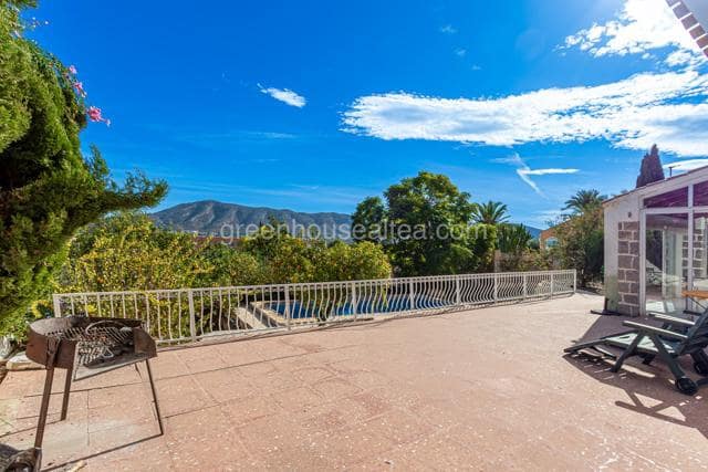 4 bedroom Villa for sale in Alfaz del Pi / L'Alfas del Pi with pool garage - € 600,000 (Ref: 8678761)