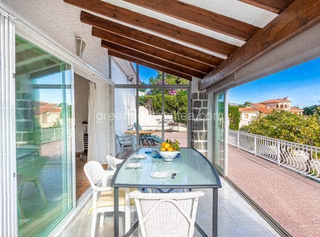 4 bedroom Villa for sale in Alfaz del Pi / L'Alfas del Pi with pool garage - € 600,000 (Ref: 8678761)