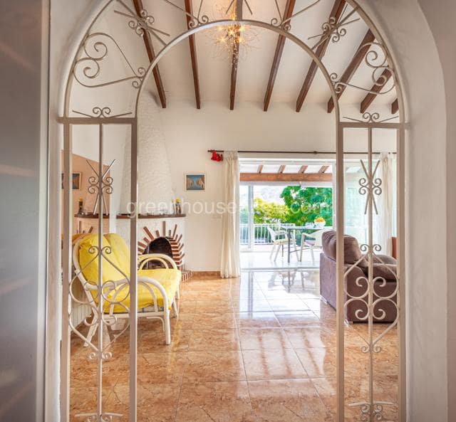 4 bedroom Villa for sale in Alfaz del Pi / L'Alfas del Pi with pool garage - € 600,000 (Ref: 8678761)