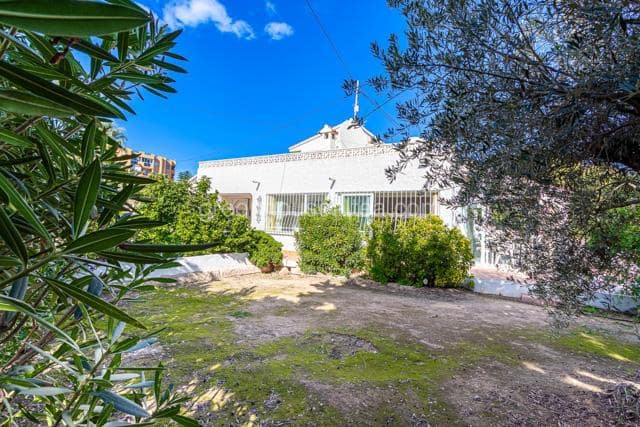 4 bedroom Villa for sale in Alfaz del Pi / L'Alfas del Pi with pool garage - € 600,000 (Ref: 8678761)