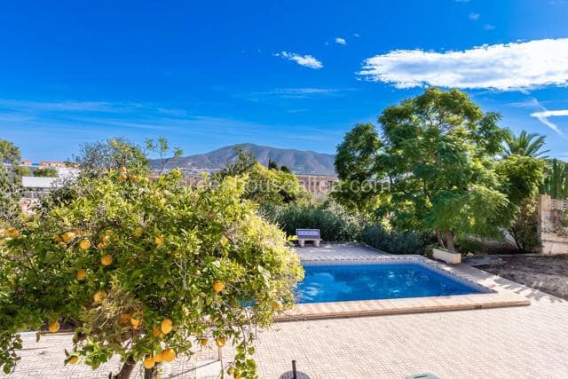 4 bedroom Villa for sale in Alfaz del Pi / L'Alfas del Pi with pool garage - € 600,000 (Ref: 8678761)