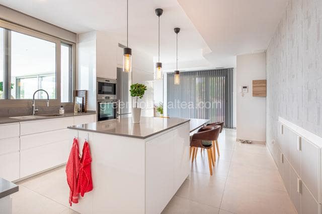 5 sypialnia Willa na sprzedaż w Monnegre z basenem garażem - 985 000 € (Ref: 8993382)