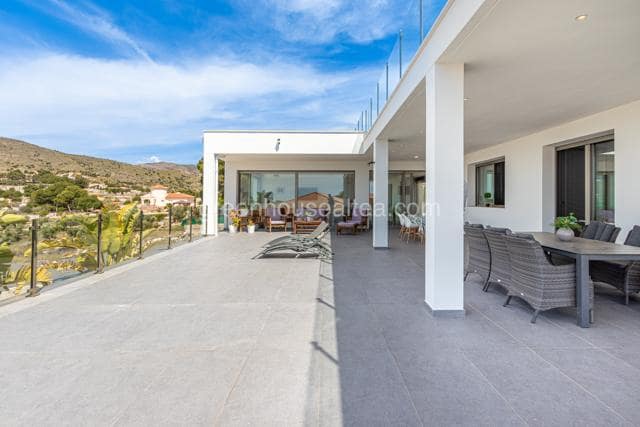 5 sypialnia Willa na sprzedaż w Monnegre z basenem garażem - 985 000 € (Ref: 8993382)