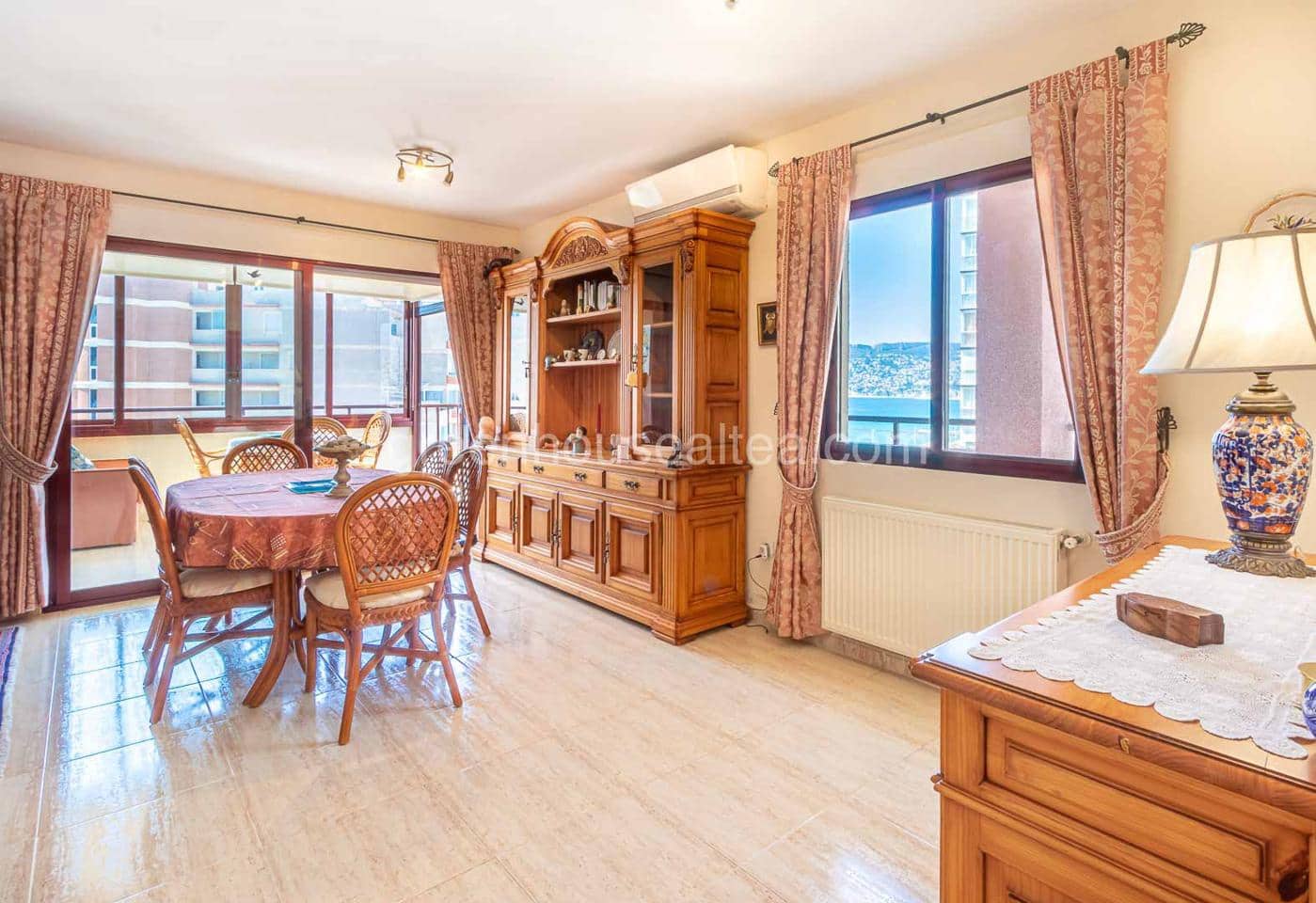 2 soveværelse Lejlighed til leje i Calpe / Calp med swimmingpool garage - € 1.500 (Ref: 9111087)