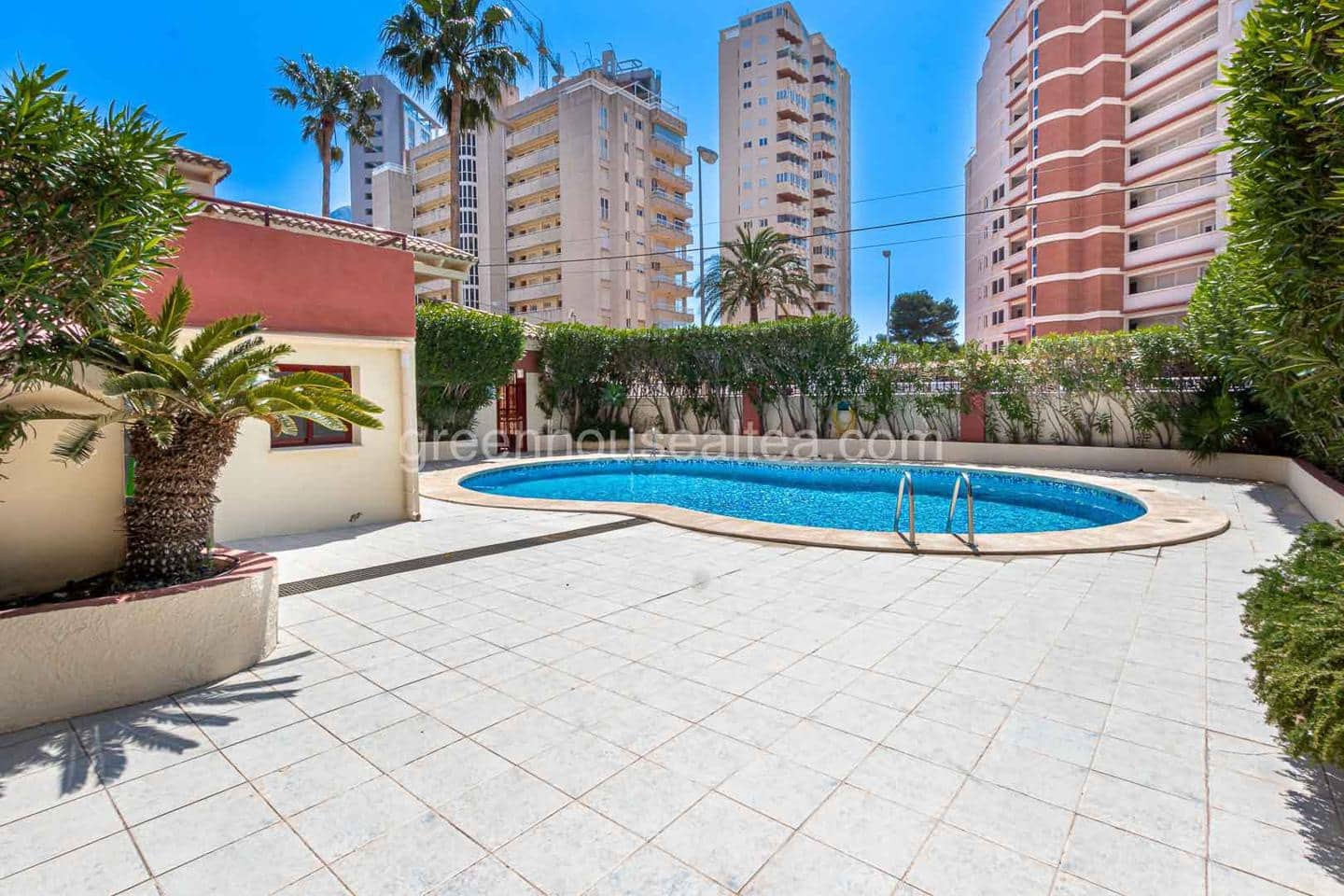 2 soveværelse Lejlighed til leje i Calpe / Calp med swimmingpool garage - € 1.500 (Ref: 9111087)