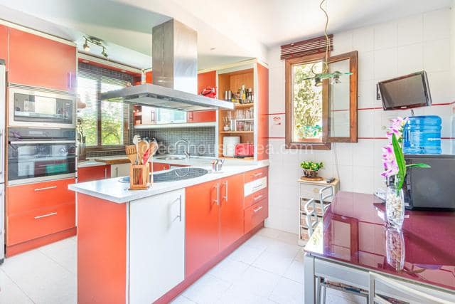 6 soveværelse Villa til salg i La Nucia med swimmingpool garage - € 860.000 (Ref: 9168290)