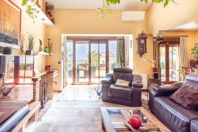 6 soveværelse Villa til salg i La Nucia med swimmingpool garage - € 860.000 (Ref: 9168290)