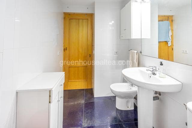 3 bedroom Flat for sale in Altea with garage - € 345,000 (Ref: 9186057)