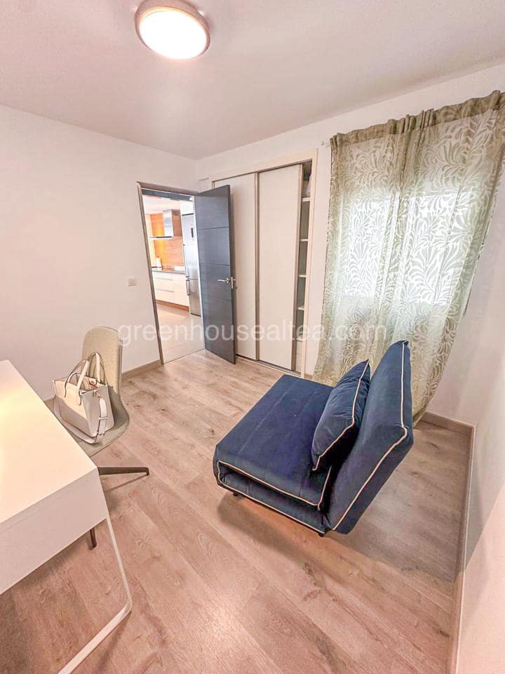 4 bedroom Flat for rent in Altea - € 1,400 (Ref: 9311898)