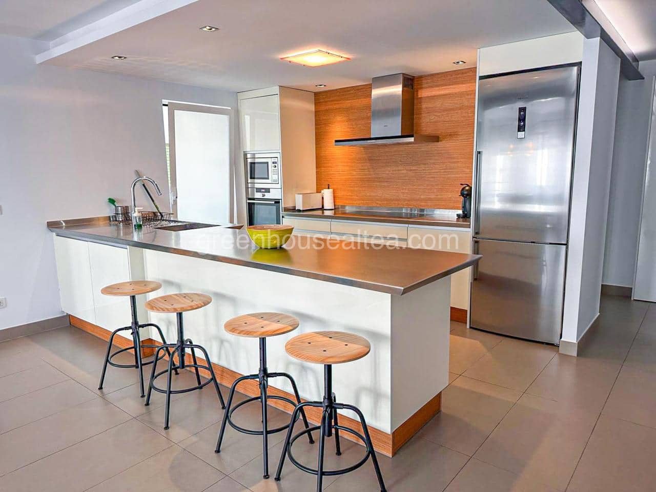 4 bedroom Flat for rent in Altea - € 1,400 (Ref: 9311898)