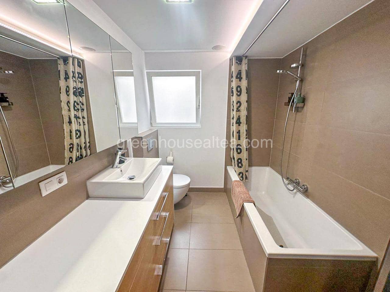 4 bedroom Flat for rent in Altea - € 1,400 (Ref: 9311898)