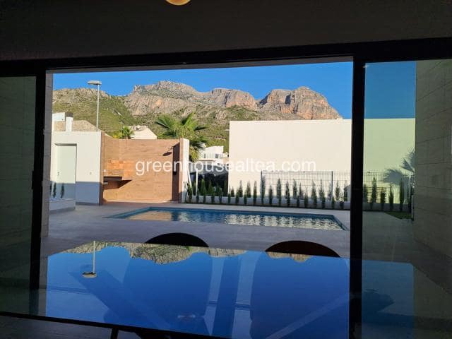 Chalet de 3 habitaciones en Polop en venta con piscina - 525.000 € (Ref: 9348639)