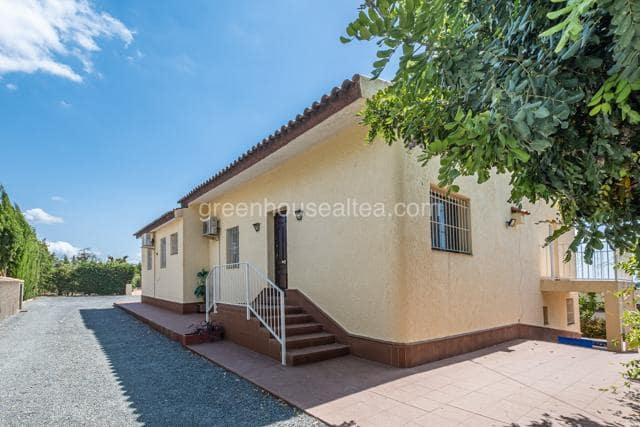 5 bedroom Villa for sale in Polop with pool garage - € 797,000 (Ref: 9363118)