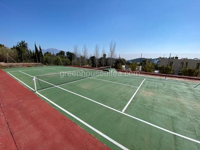 5 bedroom Villa for sale in Polop with pool garage - € 797,000 (Ref: 9363118)