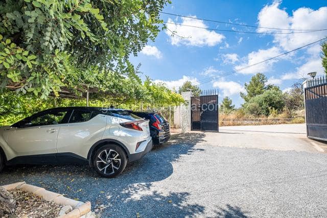 5 bedroom Villa for sale in Polop with pool garage - € 797,000 (Ref: 9363118)