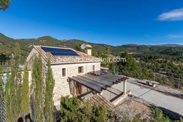 2 bedroom Finca/Country House for sale in Torremanzanas with pool garage - € 220,000 (Ref: 9397798)