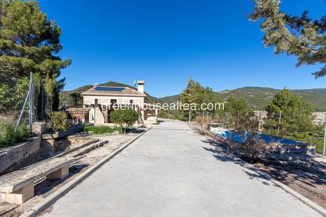 2 bedroom Finca/Country House for sale in Torremanzanas with pool garage - € 220,000 (Ref: 9397798)