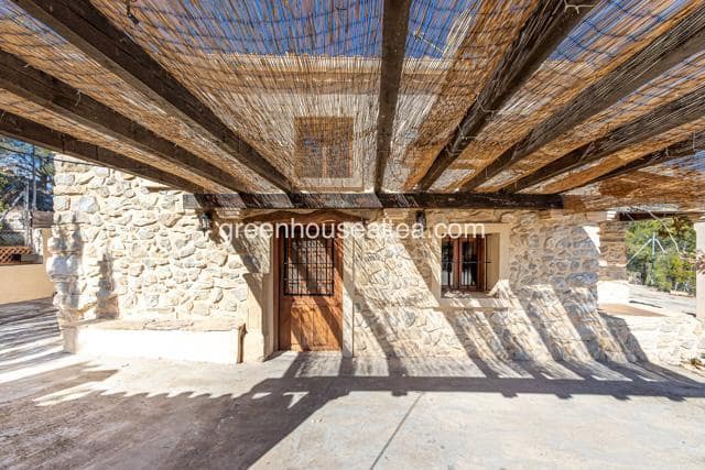 2 bedroom Finca/Country House for sale in Torremanzanas with pool garage - € 220,000 (Ref: 9397798)