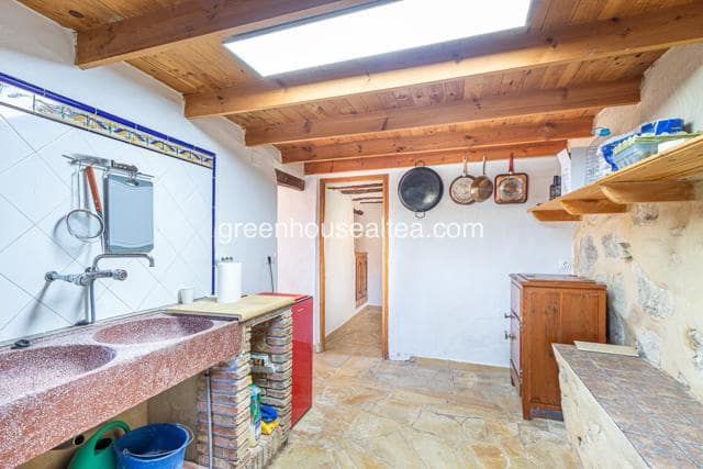 2 bedroom Finca/Country House for sale in Torremanzanas with pool garage - € 220,000 (Ref: 9397798)