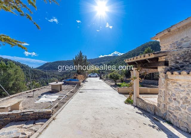 2 bedroom Finca/Country House for sale in Torremanzanas with pool garage - € 220,000 (Ref: 9397798)