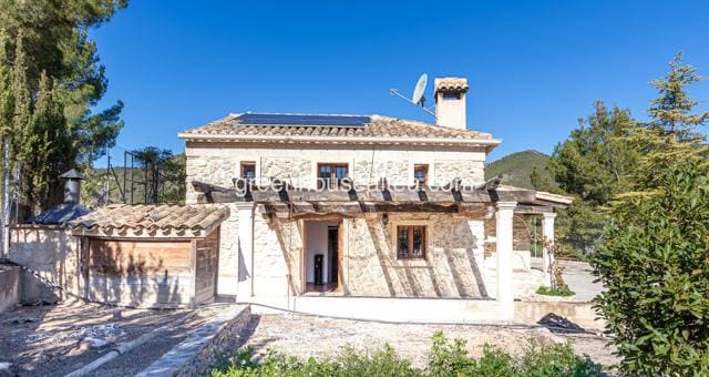 2 bedroom Finca/Country House for sale in Torremanzanas with pool garage - € 220,000 (Ref: 9397798)