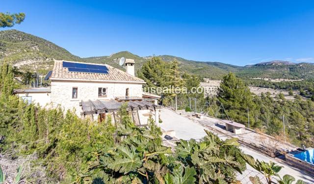 2 bedroom Finca/Country House for sale in Torremanzanas with pool garage - € 220,000 (Ref: 9397798)