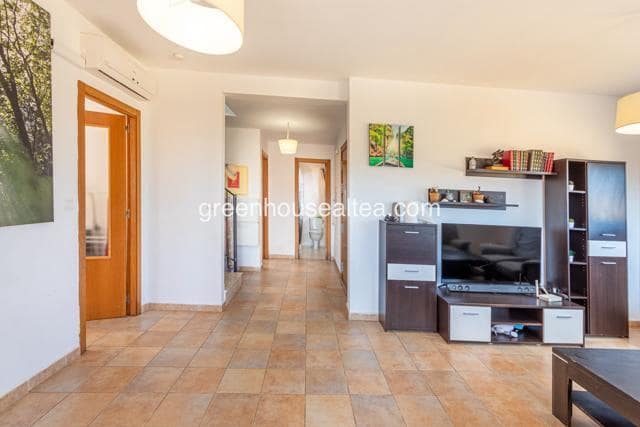 3 bedroom Villa for sale in Polop with pool garage - € 390,000 (Ref: 9404534)