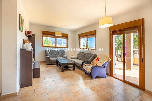 3 bedroom Villa for sale in Polop with pool garage - € 390,000 (Ref: 9404534)