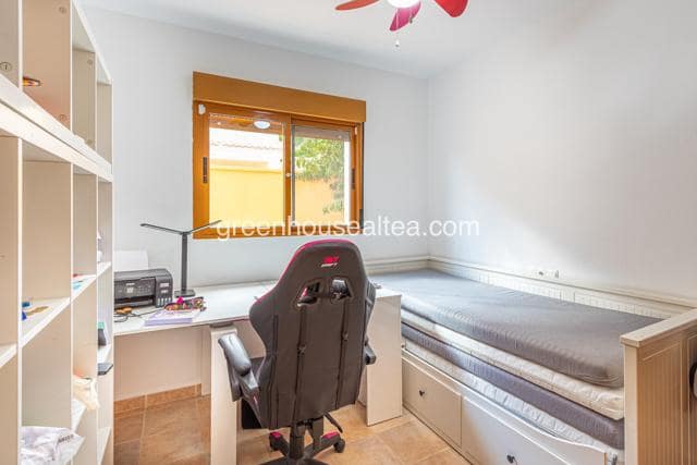 3 bedroom Villa for sale in Polop with pool garage - € 390,000 (Ref: 9404534)