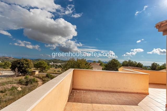 3 bedroom Villa for sale in Polop with pool garage - € 390,000 (Ref: 9404534)