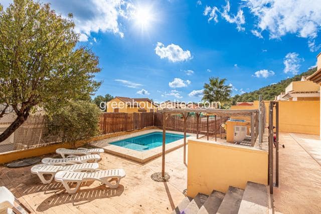 3 bedroom Villa for sale in Polop with pool garage - € 390,000 (Ref: 9404534)