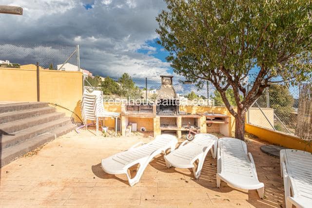 3 bedroom Villa for sale in Polop with pool garage - € 390,000 (Ref: 9404534)