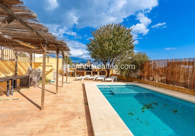 3 bedroom Villa for sale in Polop with pool garage - € 390,000 (Ref: 9404534)