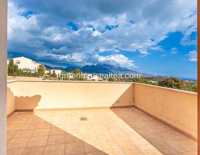 3 bedroom Villa for sale in Polop with pool garage - € 390,000 (Ref: 9404534)