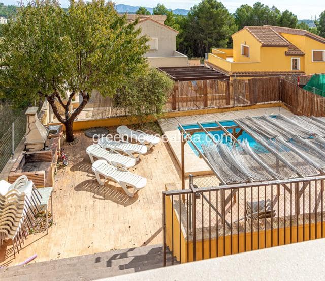 3 bedroom Villa for sale in Polop with pool garage - € 390,000 (Ref: 9404534)