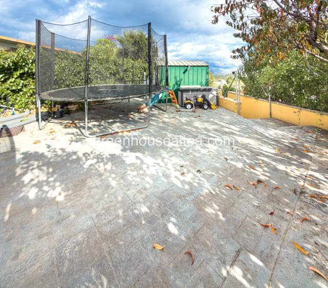 3 bedroom Villa for sale in Polop with pool garage - € 390,000 (Ref: 9404534)